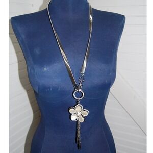 Vintage Silver-tone lanyard necklace bag charm with flower charm Stretch‎ chain